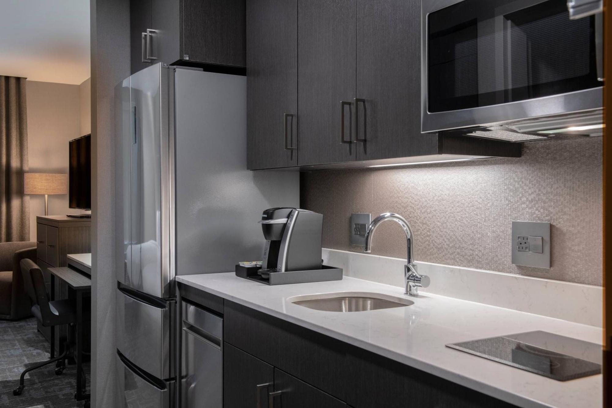 Towneplace Suites By Marriott Boston Medford Extérieur photo